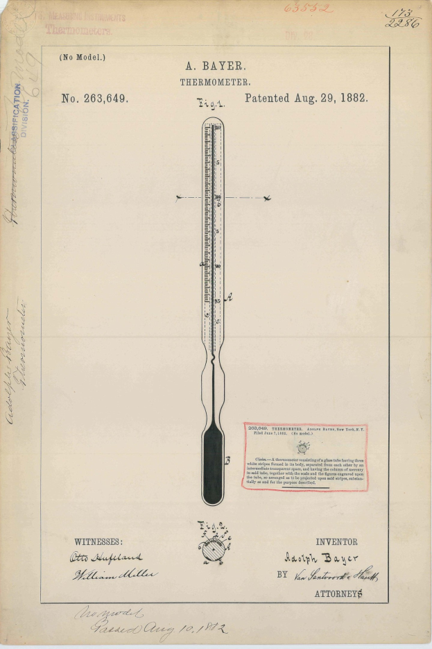 Ein abgegriffenes Buch mit einer Zeichnung eines Thermometers, das mit "Bayer Thermometer Patent No. 263,649" beschriftet ist.