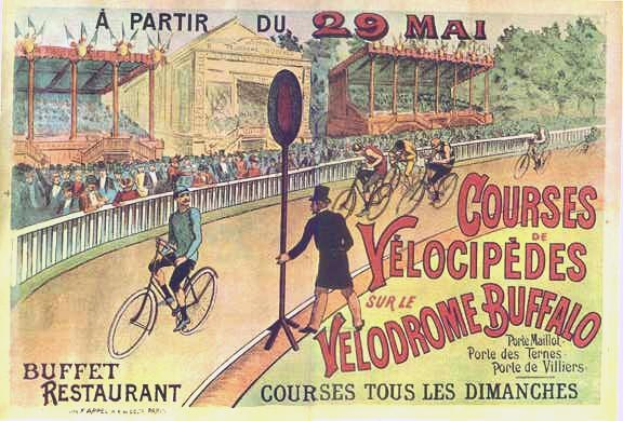 Plakat für eine Radrennbahn in Buffalo, New York, das Menschen beim Radfahren auf einer umzäunten Straße mit einem Gebäude und Bäumen im Hintergrund zeigt.