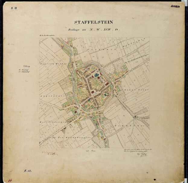 Detaillierte alte Karte von Staffelstein, Deutschland, auf schwarzem Hintergrund, die Straßen, Gebäude und Sehenswürdigkeiten zeigt.