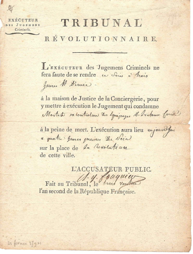 Altes französisches Rechtsdokument mit dem Titel "Tribunal Révolutionnaire", das Urteile über Hinrichtungen enthält, mit gelbem Papier und geschwungener Schrift.