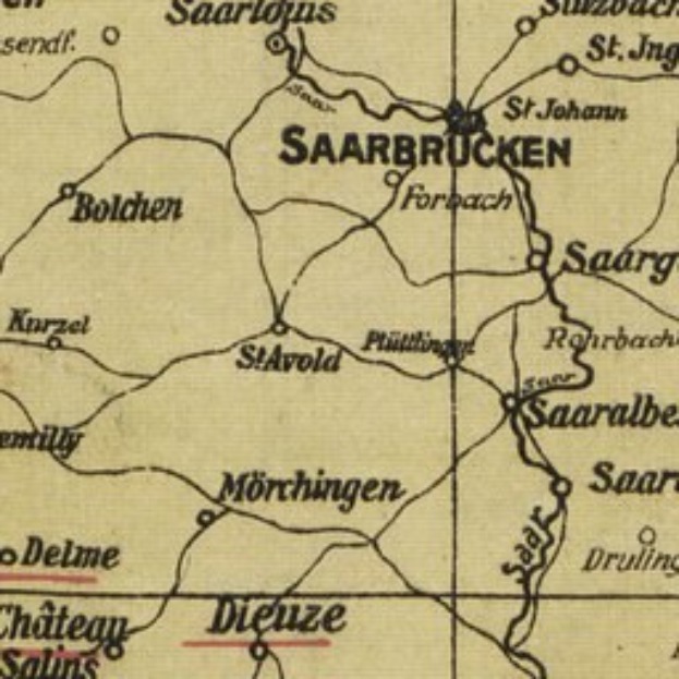 Detailierte Vintage-Karte von Saarbrücken, Deutschland, zeigt Straßen, Gebäude und Sehenswürdigkeiten in klassischer Serifenschrift.