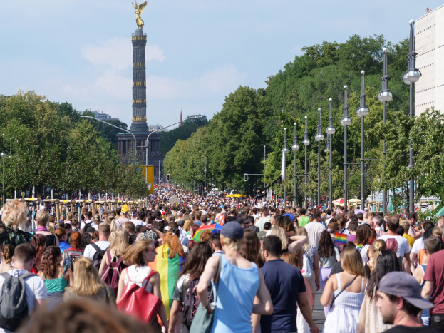 Beliebtheit des Deutschland-Tickets bleibt trotz Preiserhöhung hoch