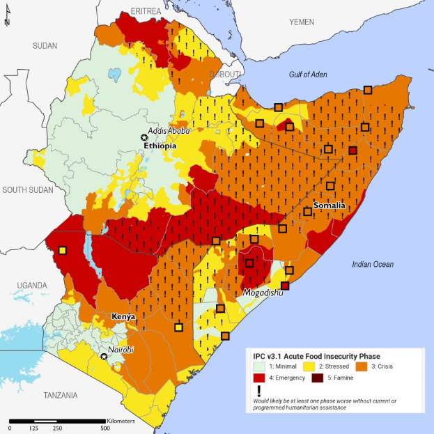 Afrikakarte mit Farben, die verschiedene Prozentsätze der Ernährungsunsicherheit pro Land anzeigen, begleitet von erklärendem Text.