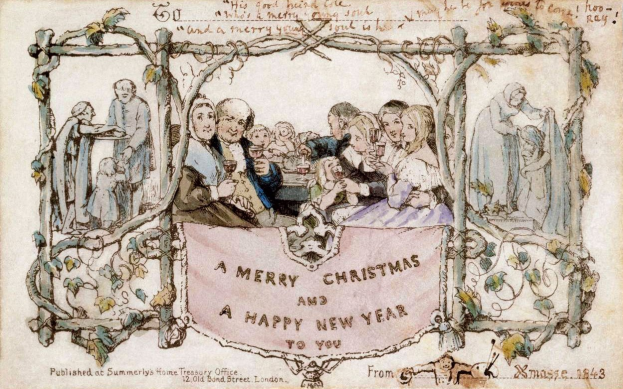 Gruppe von Menschen in festlicher Kleidung, die um einen Tisch sitzen und unter einem Banner mit der Aufschrift "Frohe Weihnachten und ein gutes neues Jahr" lächeln.
